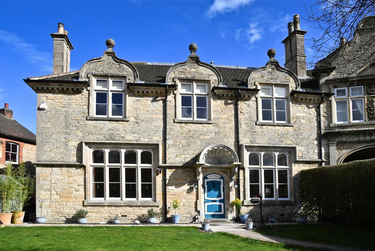 Heritage Bed And Breakfast Calne Eksteriør bilde
