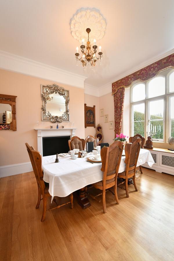 Heritage Bed And Breakfast Calne Eksteriør bilde