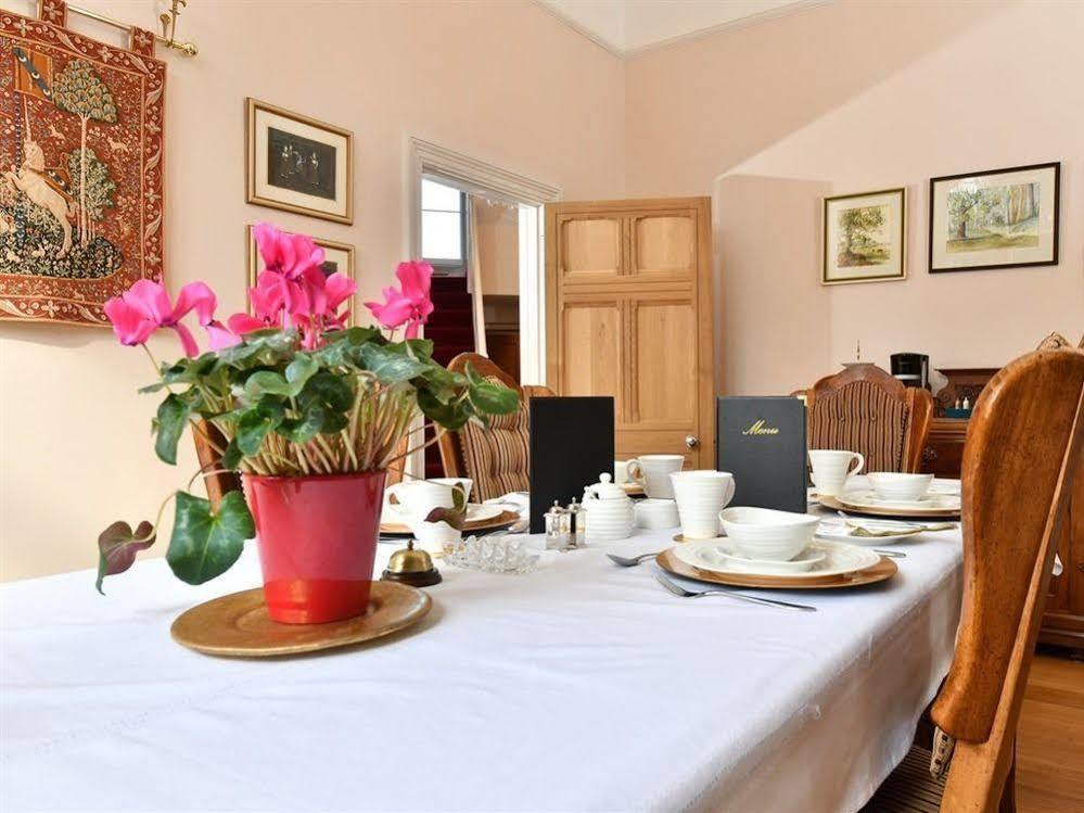 Heritage Bed And Breakfast Calne Eksteriør bilde
